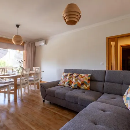 Familyhub - Ecohost - Spacious 3-bedroom For 8 People With Ac And Parking Near Porto And The Beaches