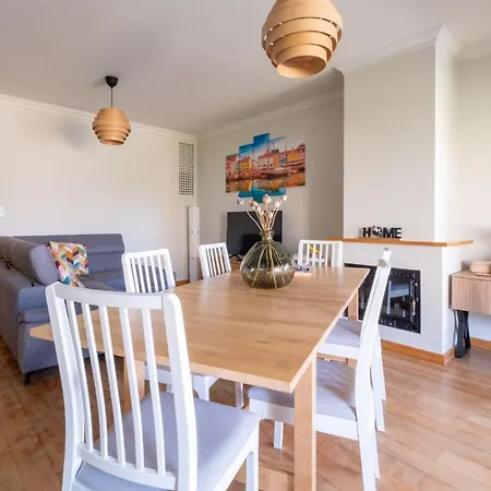 Familyhub - Ecohost - Spacious 3-bedroom For 8 People With Ac And Parking Near Porto And The Beaches Senhora da Hora